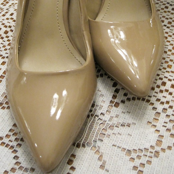 BCB Generation Womans Tan leather heels s 8M - Picture 3 of 5